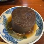 野毛おでん - なにコレ？　な大根｡少し味噌の風味も｡