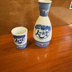 野毛おでん - 熱いおでんにはヤハリ熱燗