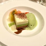 レストラン エクロール - アイスのナッツ感が美味しい