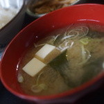 Shokujidokoro Utashima - ワカメ豆腐みそ汁
