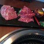 生粋 - ★生粋盛り合わせ（赤身刺し、霜降り刺し、ユッケ）
      