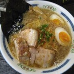宣 - 参考：K兄が頼んだ豚骨魚介ラーメンノーマル900円(2025.6.20)