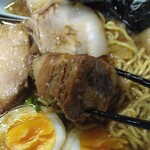 宣 - 豚骨魚介ラーメンコッテリ1100円、ごろごろチャーシューは角煮みたいでした(2025.6.20)