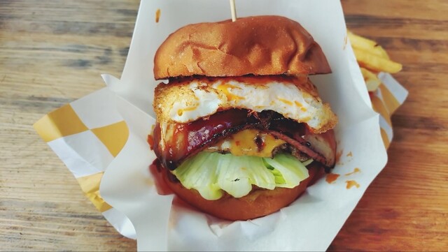 ハンバーガーショップ ジェッタバーガーマーケット （JETTA BURGER MARKET） - 北谷町
