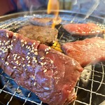 308403896 - 牛サガリステーキ、和牛上カルビ