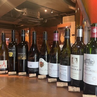 ワインもお任せください。お好み・ご予算に応じてご用意します。