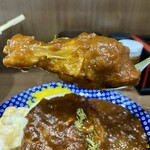 ヌードル＆スパイスカレー 今日の1番 - 手羽元がドカーン！