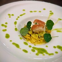 グランマーレ - アサリとアカマチのリゾット サフラン風味。大粒のカロナール米かしら、アサリの風味とアカマチのプリッと感を印象的でした。