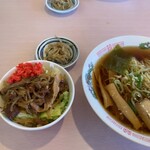 喜怒哀楽 - 支那そば（あっさり）牛めし（小）