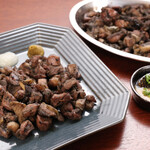 炭火焼処 けむり - 種鶏もも　親鶏もも
