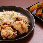 炭火焼処 けむり - 鶏のからあげ・とうもろこしの唐揚げ