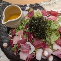 個室と地肴 北新地 心屋 本通り店 - 海鮮サラダ