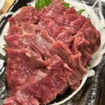 馬肉料理専門 かぶと馬 - ハラミ刺し