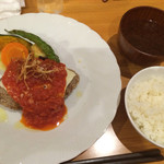 ガーベラキッチン - トマトソースのハンバーグ