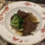 全聚徳 - 和牛と九条ネギの炒め　黒コショウ