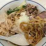 らーめん鱗 - 冷やし辛和えめん　なかなかにパンチが効いた辛さだ