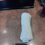 麺処 とりぱん - 冷たいおしぼり