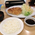 とんかつキッチンむらかみ - 特大とんかつ+ごはん+味噌汁