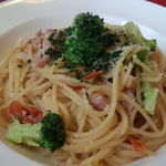 トラットリア ステッラ - ベーコンとブロッコリーのアーリオオーリオ