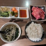 焼肉ホルモン 極 - 