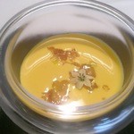 ラトリエ・ドゥ・ノト - かぼちゃの冷スープ、トマトジュレ、茄子の花