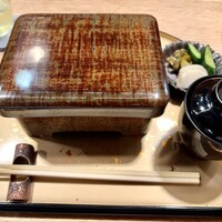 うなぎ 目白ぞろ芽 - うな重（上）