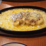 大衆スタンド きもと - 鉄板チーズ餃子