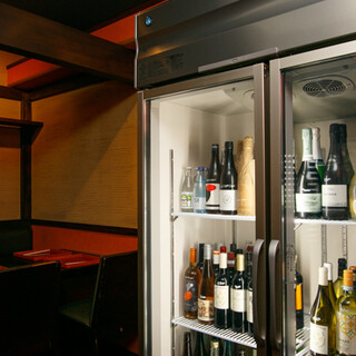 地元酒屋と厳選！15種以上の日本酒と30種以上のワイン