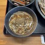 こんこ屋 - トンギョスープをアップで。
