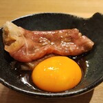 ビーフ鈴木 - とろ肉の月見