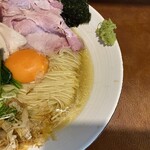 メヂカそば 吟魚 - トッピングあり釜玉中華（塩）
