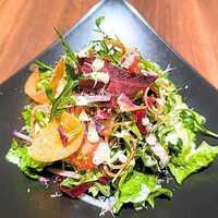 Buzz 名物 “Oh!” シーザー 贅沢食感のクラシックサラダ 