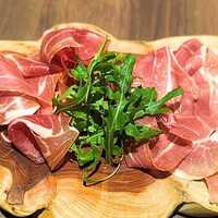 プロシュート VS ハムの食べ比べ