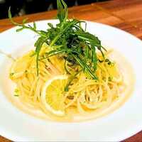 爽やかレモンと釜揚げシラスのペペロンチーノ ルッコラ添え