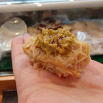 寿司栄 - 毛蟹の握り