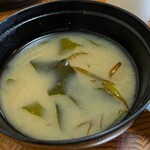 お宿 お食事処 鱗晃荘 - わかめのお味噌汁
