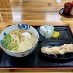 饂飩 こむぎや - かけうどん、ちくわ天、おにぎり