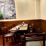 ビーハイブ - お店の内観