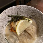 炭火焼肉 ホルモン にく式 - 冷麺