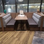 さかい珈琲 - ソファー席（大人４名様対応）