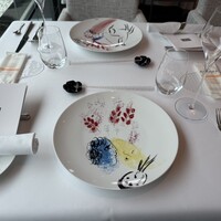 CP RESTAURANT - シャガールの絵が描かれた皿