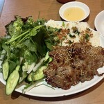 サイゴン - 豚焼肉添えバインホイ（網状の米粉麺）