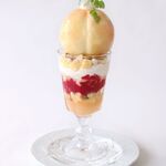 ル パティシエ タカギ  - 【季節限定】桃のパルフェ