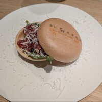 金山成吉思汗 - 前菜　もなかにユッケ？