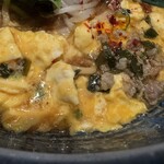 ラーメン札幌一粒庵 - ニンニクがたっぷり入ったタマゴアップ