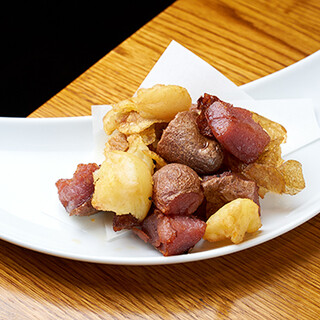 道産の旬食材を活かした月替わりのおつまみはお料理とも相性抜群