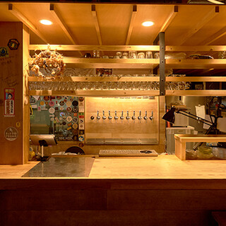 木が基調の店内はジャスやブルースがBGMで憩いの場◎貸切可