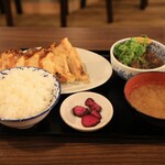 餃子とどて煮　うさぎ屋 - 