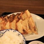 餃子とどて煮　うさぎ屋 - 