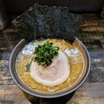 幸家 - ラーメン￥880